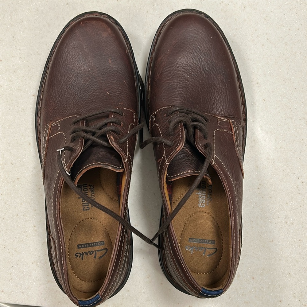 Clark’s Kyros plain brown -Never worn